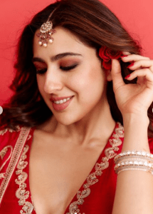 Sara's lehenga look is spoiling the gathering 3 Sara Ali Khan Red Lehenga Look