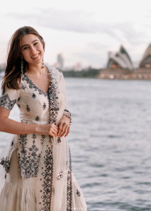 Sara Ali Khan Looks