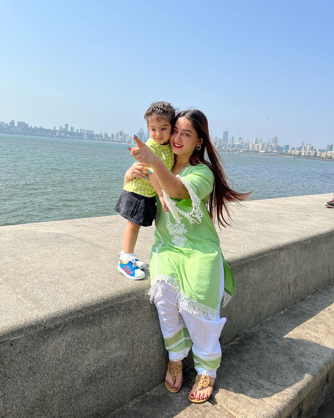 Mahhi Vij With Daughter Tara (2) Mahhi Vij With Daughter Tara (2)-1-2-3-4-5