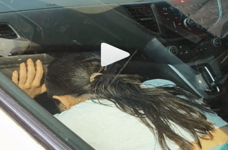 Viral Video: सारा अली खान ने पैपराजी से छिपाया चेहरा, गाड़ी में नीचे झुककर हुईं रवाना
