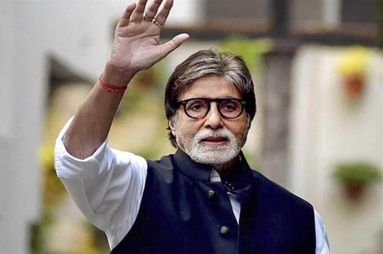 Amitabh Bachchan News: अमिताभ बच्चन की याचिका पर दिल्ली हाई कोर्ट ने अहम आदेश दिया है। कोर्ट ने अंतरिम आदेश दिया है कि अमिताभ बच्चन की आवाज, नाम और चेहरे से जुड़ी किसी भी चीज बिना अनुमति के इस्तेमाल न किया जाए।