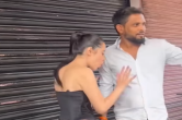 Viral Video: उर्फी जावेद ने फैन के पैर पर दे मारी टांग, यूजर बोला- इसे इलाज की जरूरत