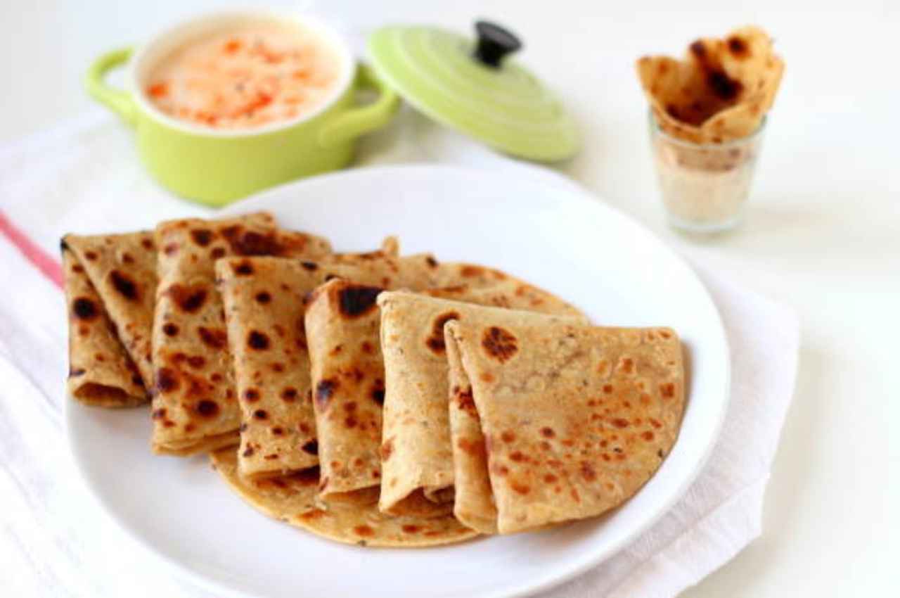 Ajwain Parathas: ब्रेकफास्ट में खाएं अजवाइन के पराठे, न होगी गैस और न कब्ज