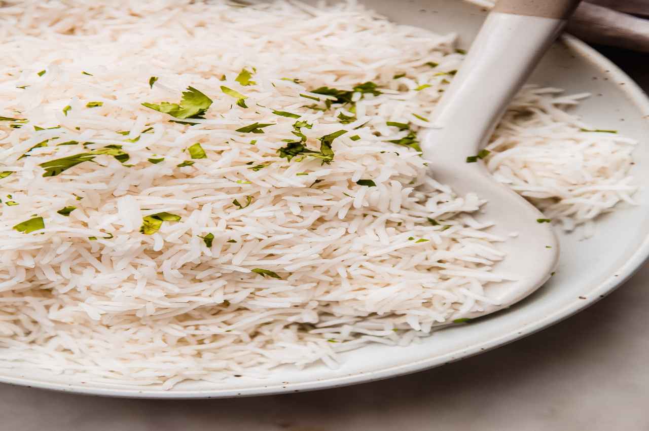 How To Cook Perfect Rice: होटल जैसे खिले-खिले चावल बनाने के लिए फॉलो करें ये टिप्स