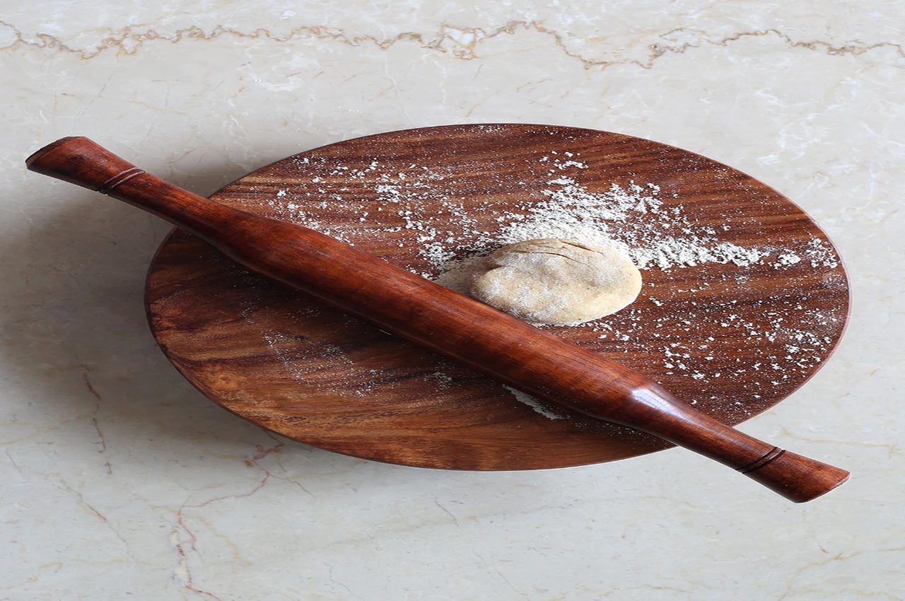 Vastu Tips For Chakla Belan: रसोई में इस्तेमाल होने वाला चकला-बेलन बन सकता है मुसीबत का कारण, जान लें इससे जुड़ी कुछ खास बातें  