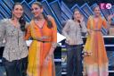 Karisma Kapoor-Sonali Bendre Dance Video