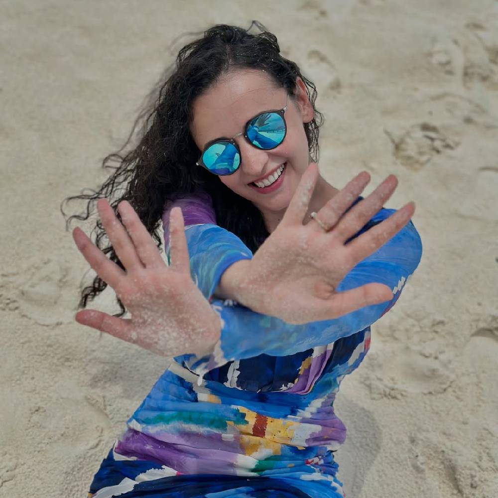 Sanaya Irani Birthday-1-2-3-4-5
