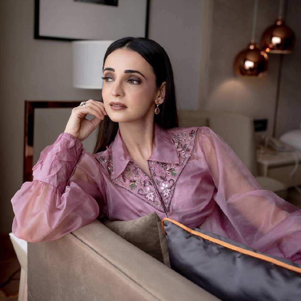 Sanaya Irani Birthday-1-2