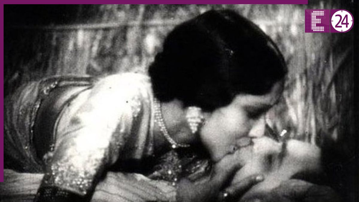 Bollywood First Kissing Scene