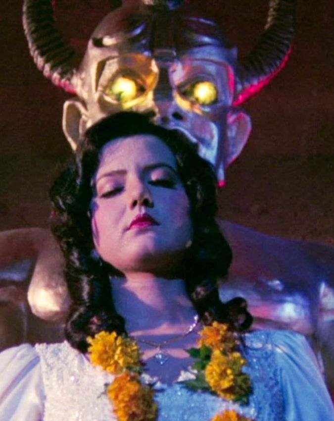 Veerana Horror movie Jasmin-1-2-3-4-5-6-7-8