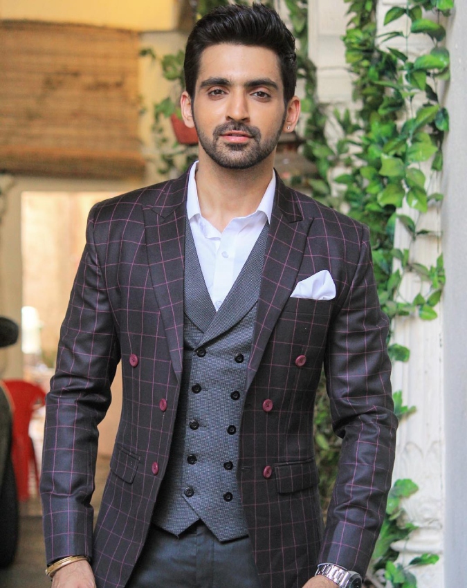 Mrunal Thakur relationships-1-2-3-4-5-6-7