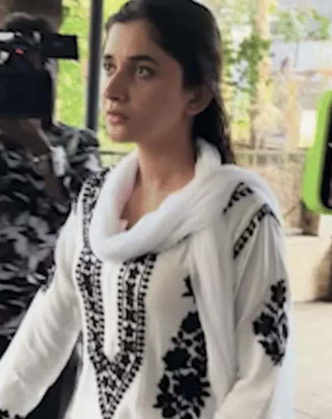 Arjun Bijlani Father-in-law Funeral Photos-1-2-3-4-5-6-7