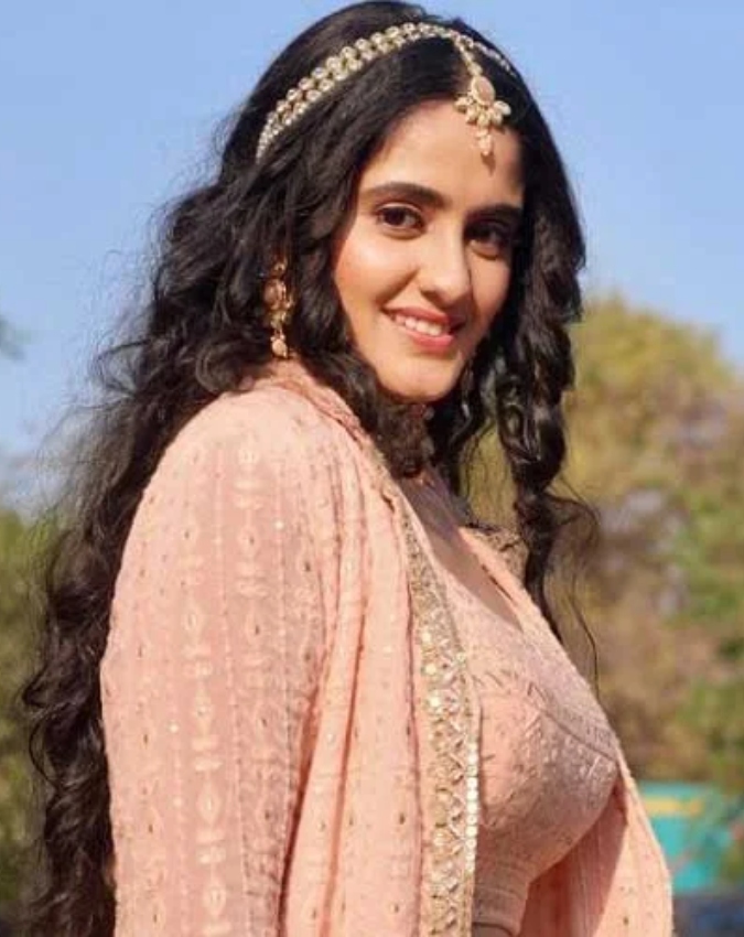 Priyanka Chahar Choudhary, Rupali Ganguly, Smriti IRani-1-2-3-4-5-6-7-8-9-10-11