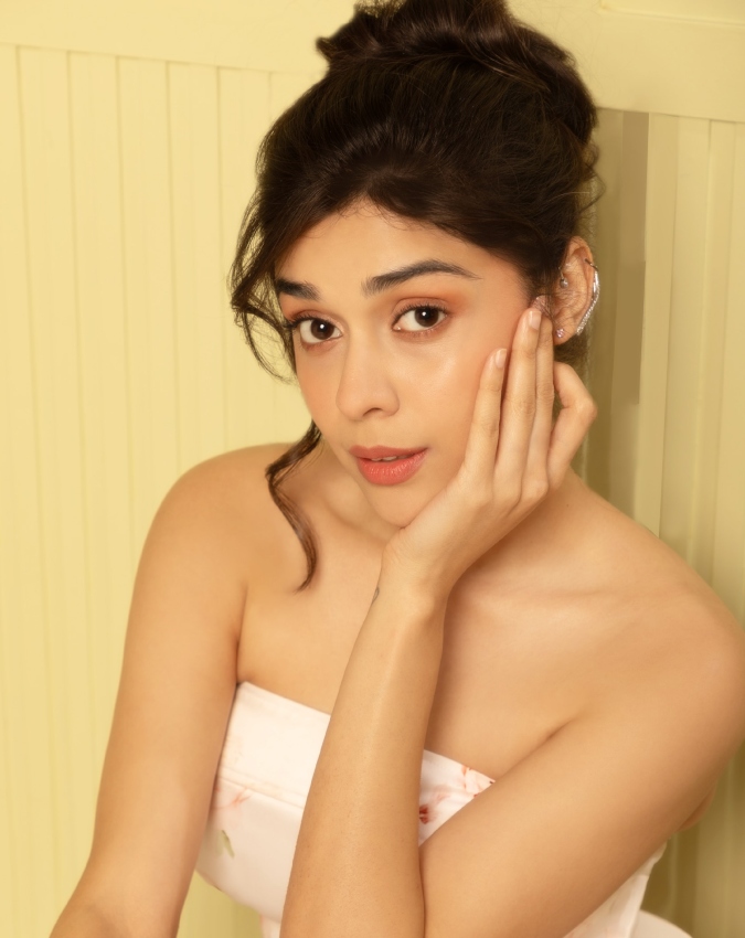 Priyanka Chahar Choudhary, Rupali Ganguly, Smriti IRani-1-2-3-4-5-6-7-8-9