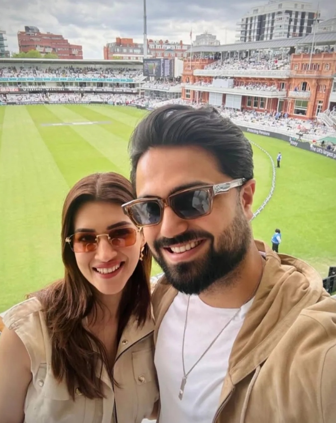 Nupur sanon, Kriti sanon-1-2-3-4-5