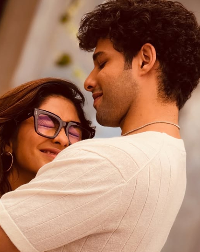 Mrunal Thakur-Siddhant Chaturvedi in Do Deewane Seher Mein-1-2-3-4-5