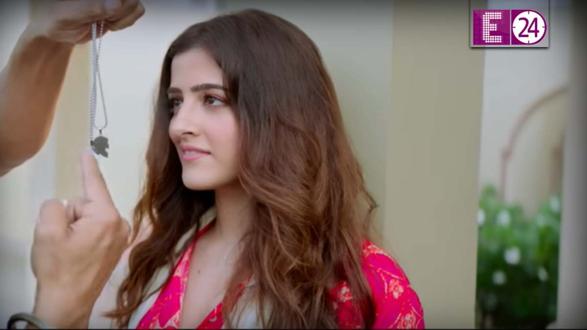 Nupur Sanon Viral Video