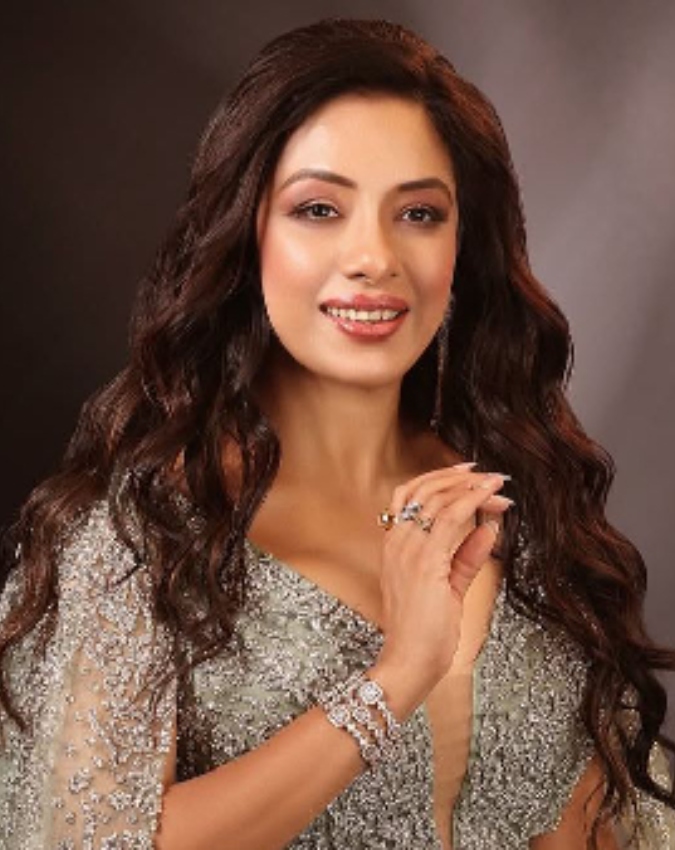 Priyanka Chahar Choudhary, Rupali Ganguly, Smriti IRani-1-2-3-4-5-6