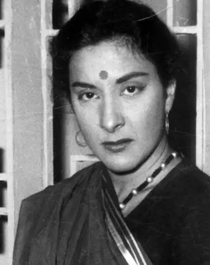 Nargis Dutt made a shocking statement against Rekha-1-2-3-4-5-6