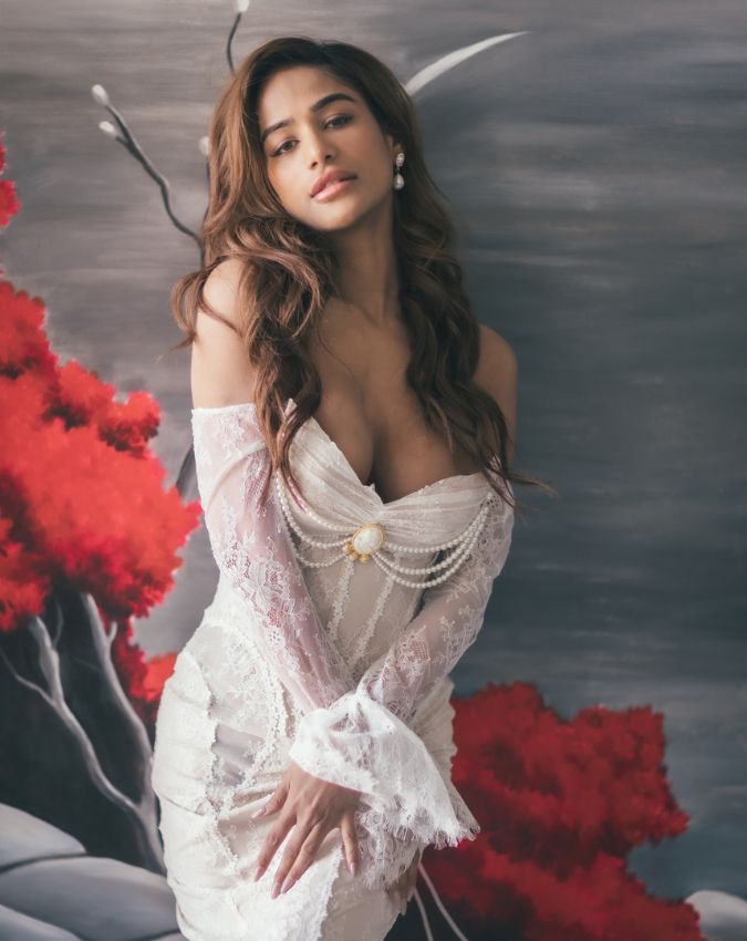 Poonam Pandey bold-1-2-3-4-5-6