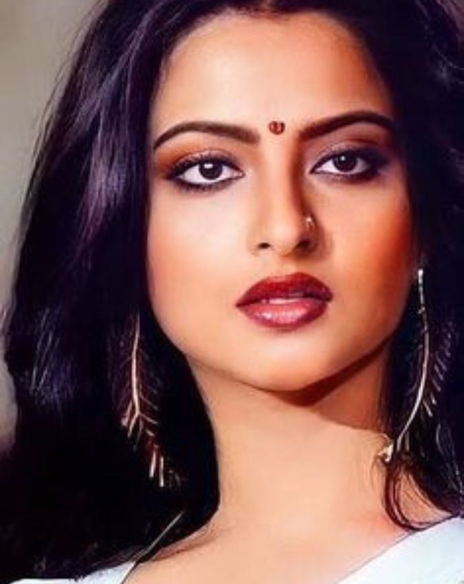 Nargis Dutt made a shocking statement against Rekha-1-2