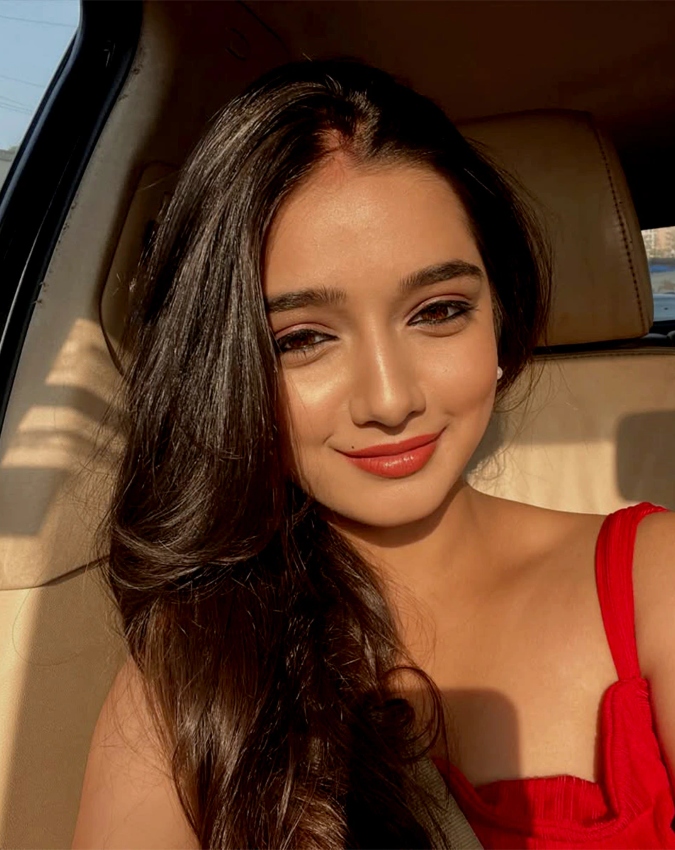 16 yr Yashika Sharma intimate scene-1-2-3