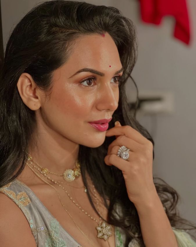 Akanksha Chamola Gaurav Khanna -1-2