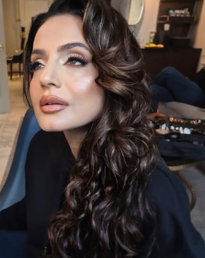 Ameesha Patel-1-2-3-4