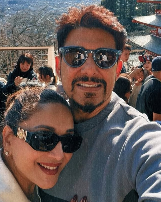 Madhuri Dixit and Shriram Nene Photos Viral -1-2-3