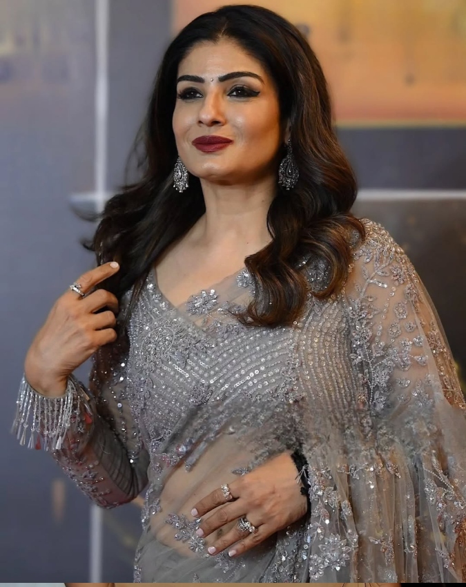 Bollywood Diva Divya Bharti-1-2-3-4-5-6