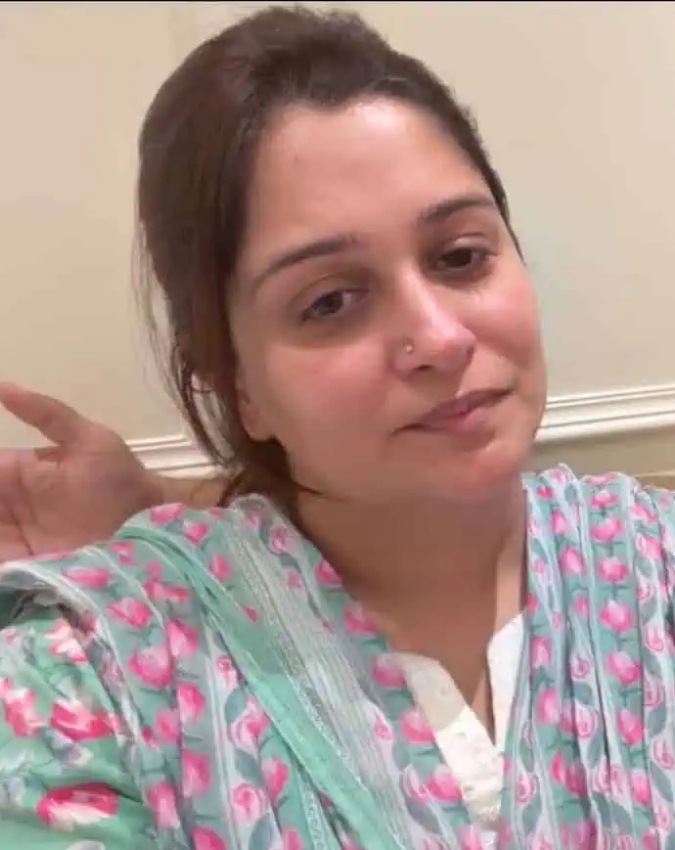 TV Actress Expressed Pain -1-2