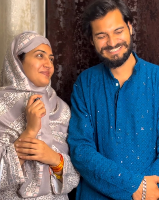 Vadapav Girl Chandrika Dixit-1-2-3-4-5-6-7