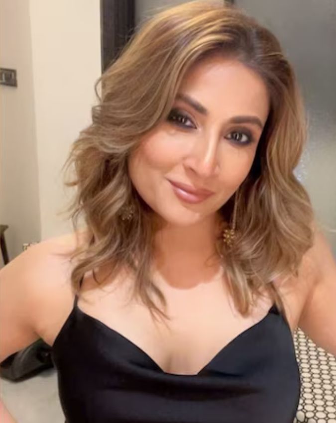 URVASHI dholakia URVASHI dholakia-1-2-3-4-5-6