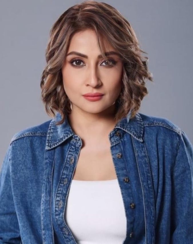 URVASHI dholakia URVASHI dholakia-1-2