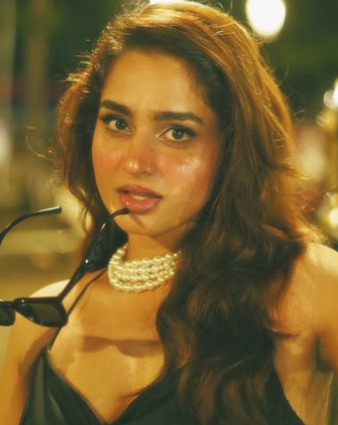 Ayesha Khan -1-2-3-4