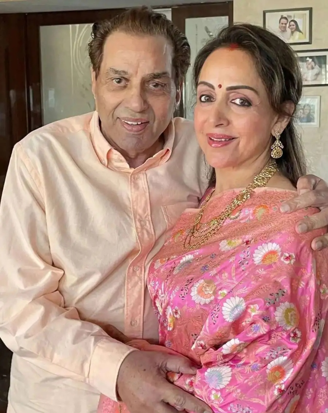Dharmendra-Hema Malini (5)-1-2-3-4-5