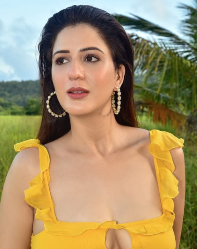 Isha Rikhi-Badshah Isha Rikhi-Badshah-1-2-3