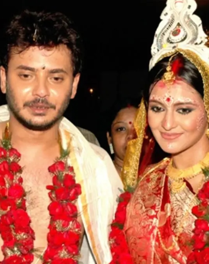 Rahul Arunoday Banerjee-Priyanka Sarkar With Their Son (1) Rahul Arunoday Banerjee-Priyanka Sarkar With Their Son (1)-1-2-3