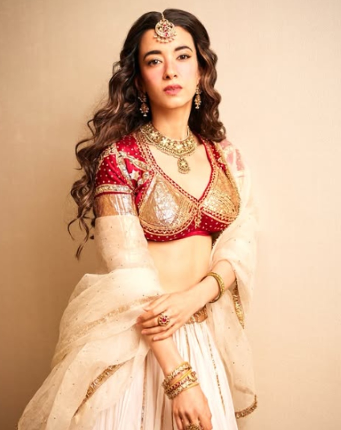 Hrithik Roshan-Saba Azad Hrithik Roshan-Saba Azad-1-2-3