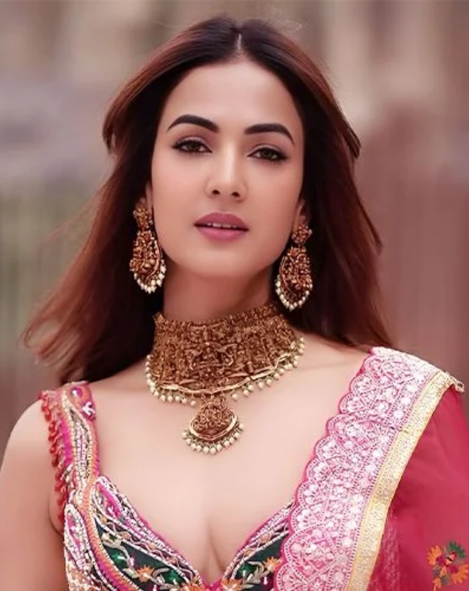 Sonal Chauhan-Ajith Kumar Sonal Chauhan-Ajith Kumar-1-2-3