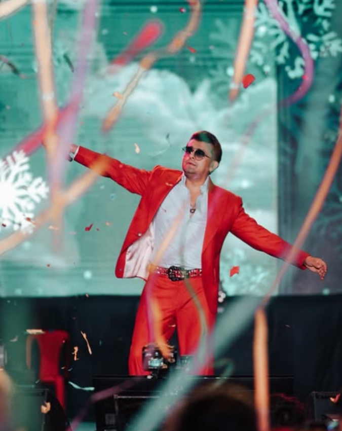 Sonu Nigam-1-2-3-4-5-6-7-8