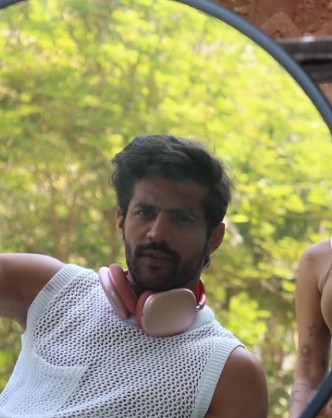 Sourav Bedi on Cozy Photos With Malaika Arora -1-2-3-4-5