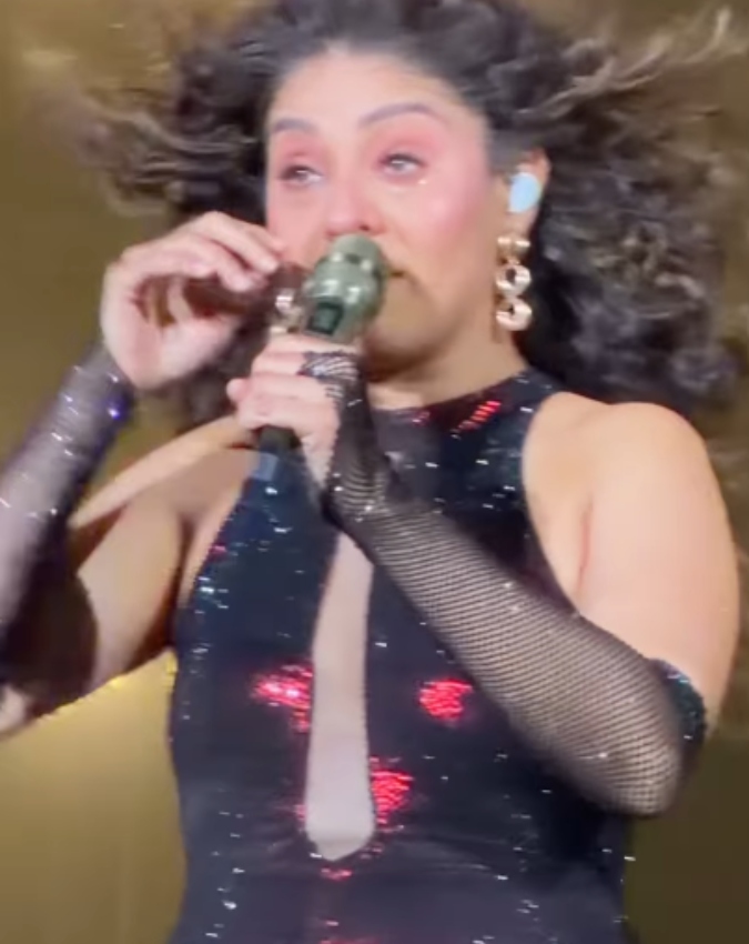 Sunidhi Chauhan-1-2-3-4