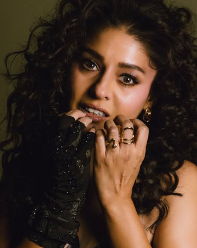 Sunidhi Chauhan-1-2-3-4-5-6-7