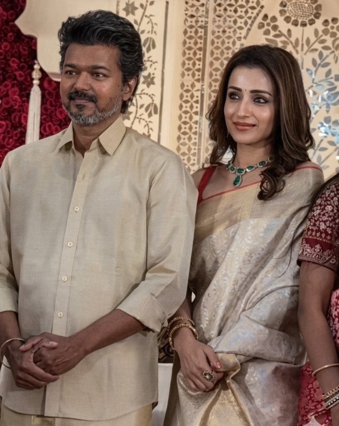 Thalapathy Vijay With Wife Sangeeta And Trisha Krishnan-1-2
