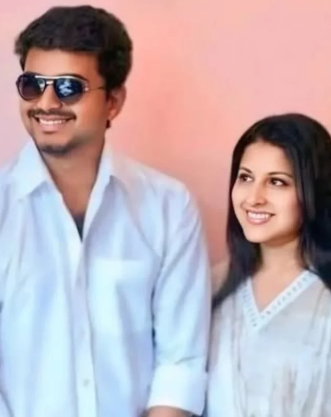 Thalapathy Vijay With Wife Sangeeta And Trisha Krishnan-1-2-3-4-5-6