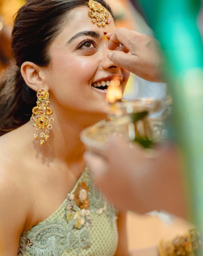 Rashmika Mandanna and Vijay Deverakonda share Haldi ceremony photos-1-2-3
