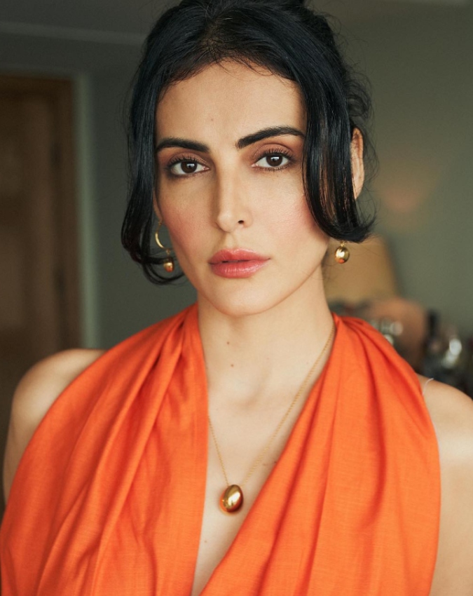 mandana karimi mandana karimi-1-2