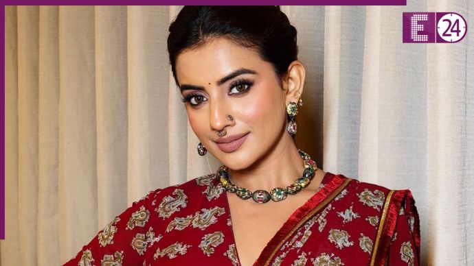 AKSHARA SINGH ON PAWAN SINGH