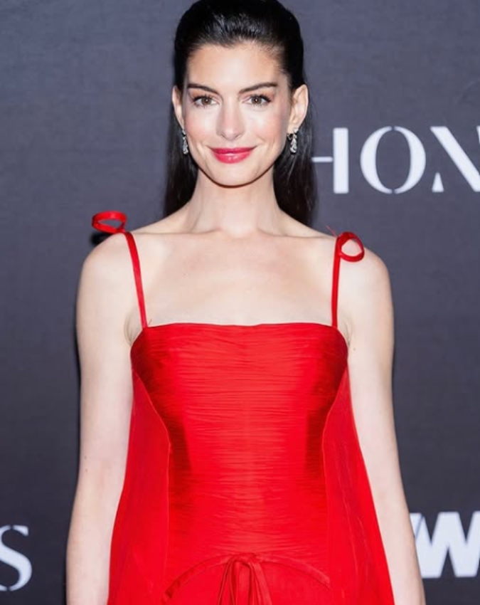 Anne Hathaway-1-2-3-4